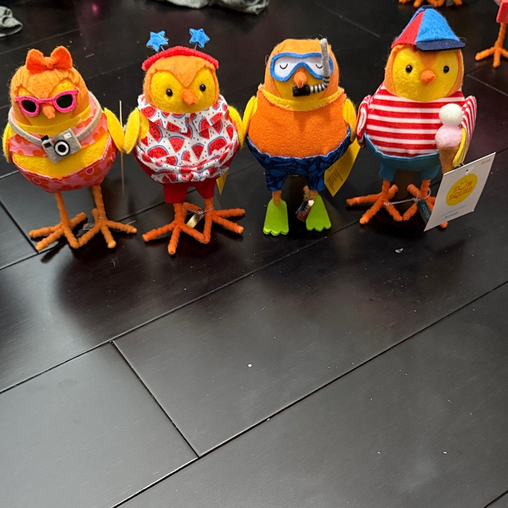 Spritz 2023 Holiday Decor summer birds!
